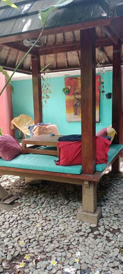 Shalana Homestay- Formerly Teka Teki House 세미냑 외부 사진